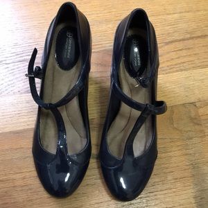 Giani Bernini heel, navy, low heel, worn once